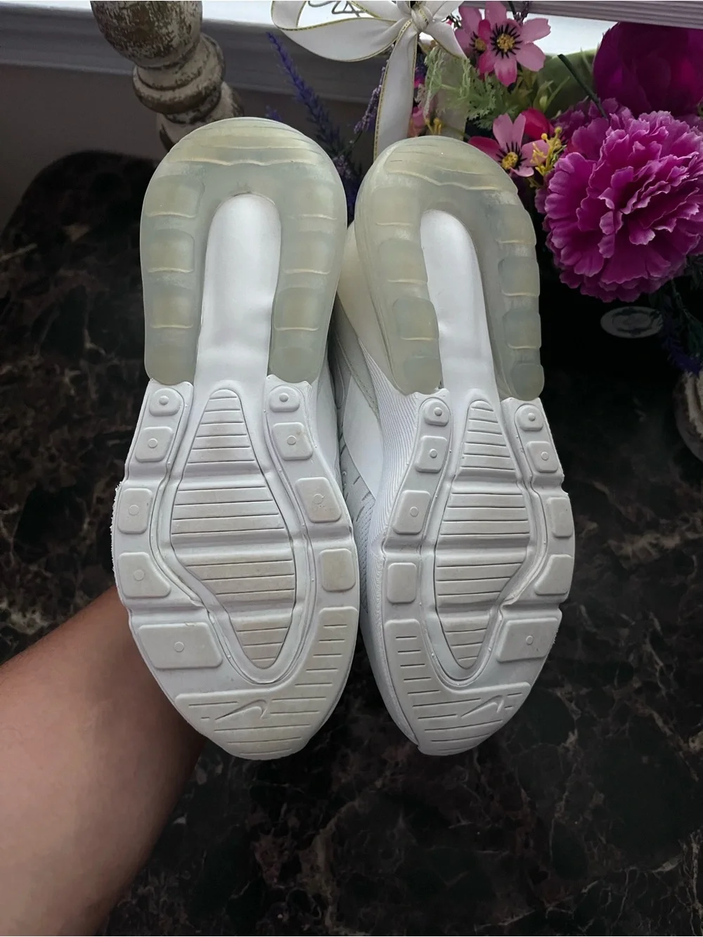 Nike AirMax 270 Streetwear/Lifestyle Shoes  Size 4 Youth/5.5 Women